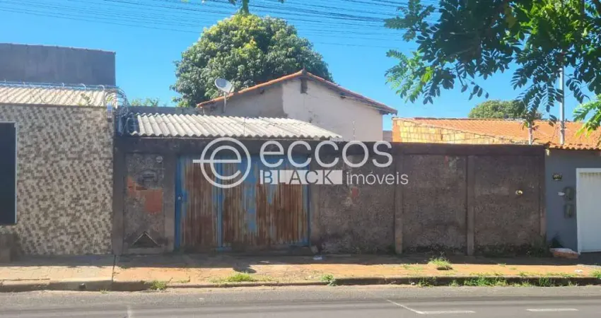 Terreno à venda na Avenida Seme Simão, Laranjeiras, Uberlândia