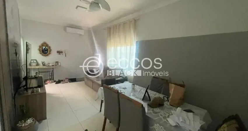 Casa com 3 quartos à venda na Rua Alagoas, 180, Brasil, Uberlândia