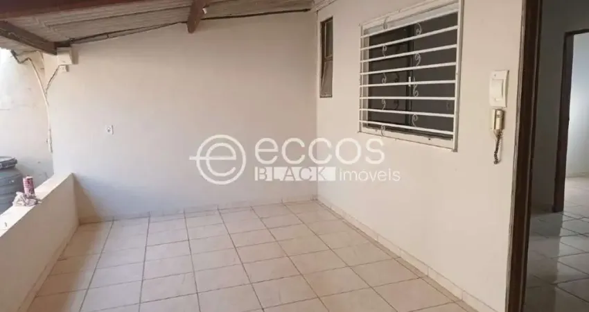 Casa para aluguel, 3 quartos, 1 suíte, 1 vaga, independência - araguari/mg