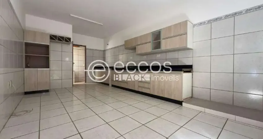 Casa à venda, 3 quartos, 1 suíte, 1 vaga, nossa senhora aparecida - uberlândia/mg