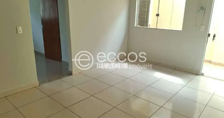 Casa com 3 quartos à venda na Rua Júlio Herberta, 185, Bosque, Araguari