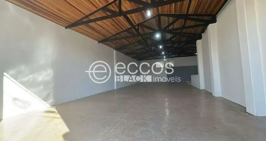 Barracão / Galpão / Depósito para alugar na Rua Padre Lafaiete, 637, Centro, Araguari