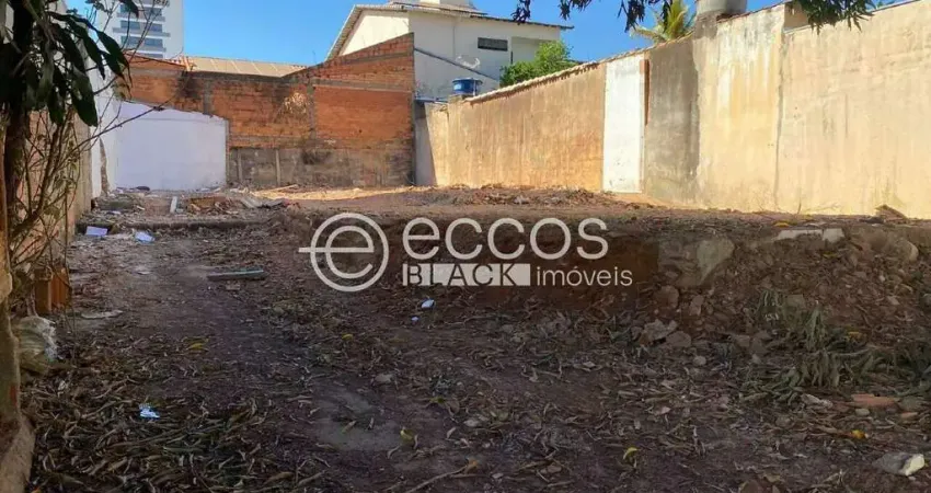 Terreno comercial à venda na Rua Izaura Augusta Pereira, 562, Santa Mônica, Uberlândia
