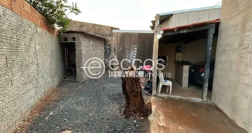Terreno comercial à venda na Avenida Cesário Crosara, 4518, Presidente Roosevelt, Uberlândia
