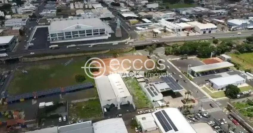 Terreno comercial à venda na Avenida Floriano Peixoto, 3967, Brasil, Uberlândia
