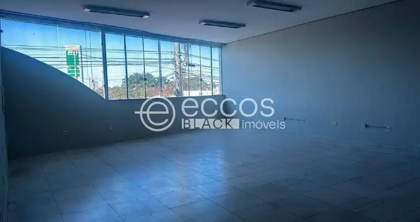 Casa comercial para alugar na Avenida Bahia, 949, Centro, Araguari