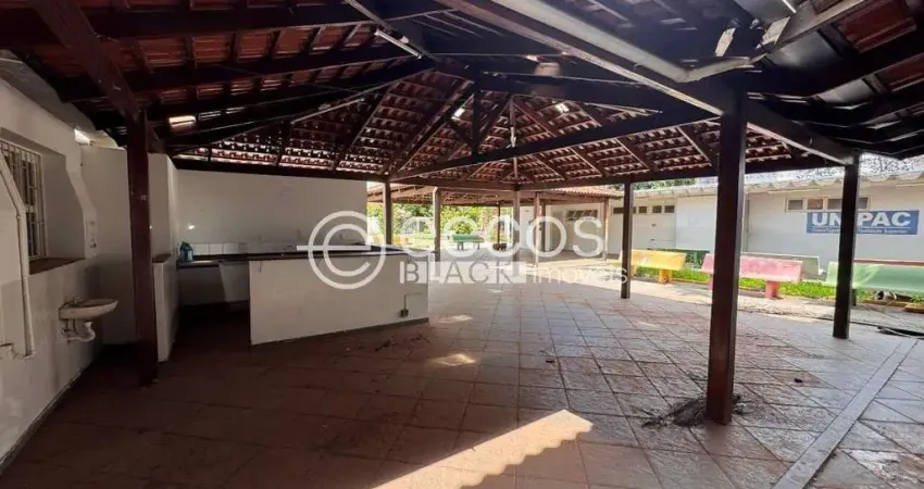 Casa comercial para alugar na Avenida Fernando Vilela, 881, Martins, Uberlândia