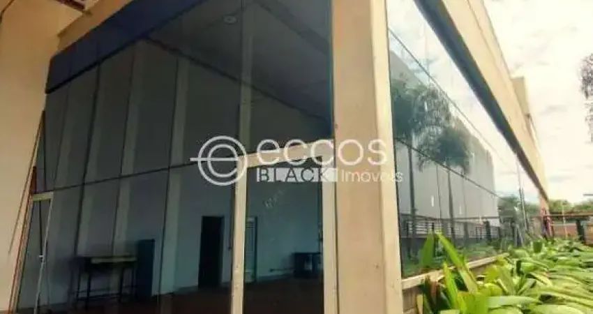 Casa comercial para alugar na Rodovia BR-050, 3627, Novo Mundo, Uberlândia