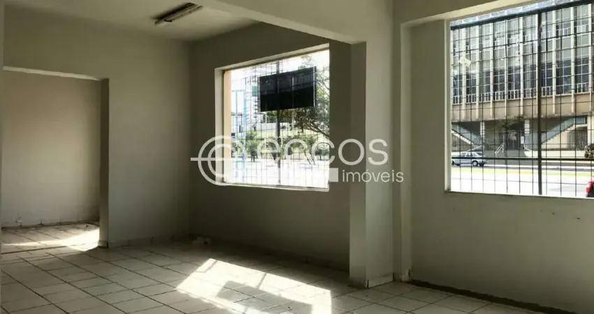 Casa comercial para alugar na Avenida Rondon Pacheco, 4158, Cazeca, Uberlândia