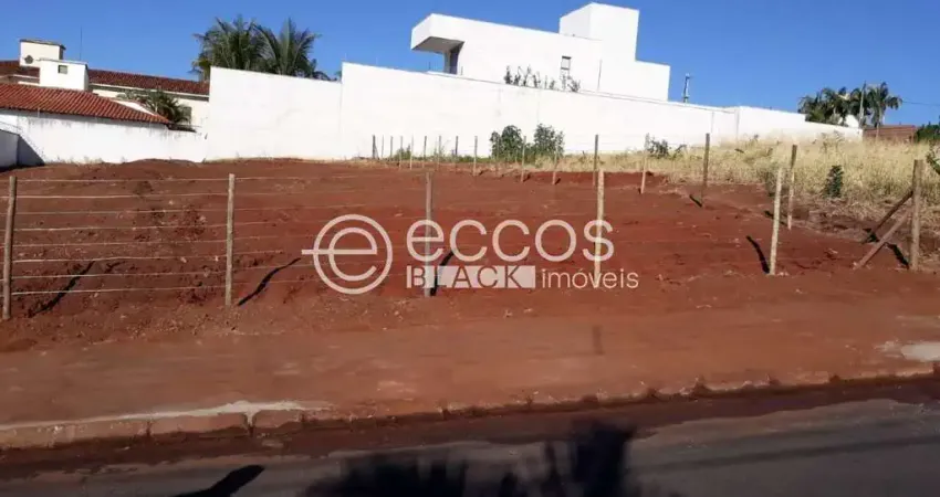 Terreno comercial à venda na Avenida Concórdia, 94, Morada da Colina, Uberlândia