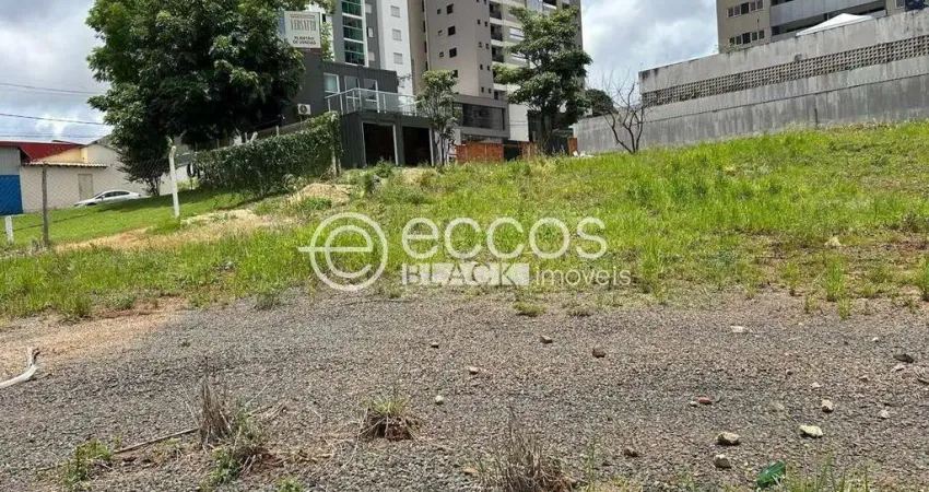 Terreno comercial à venda na Avenida Suíça, 60, Tibery, Uberlândia