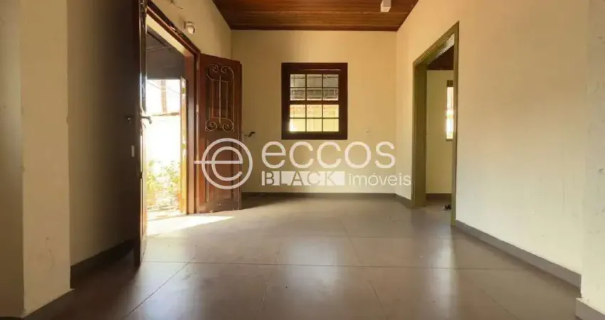 Prédio para alugar na Rua Augusto César, 246, Fundinho, Uberlândia