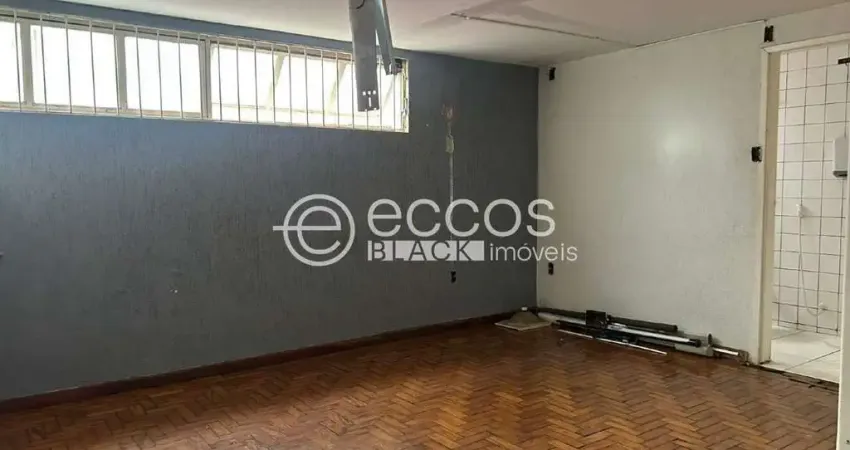 Prédio à venda na Rua Santa Helena, 217, Tabajaras, Uberlândia