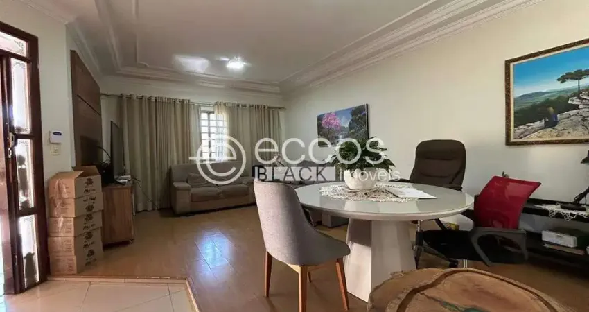 Casa à venda, 3 quartos, 1 suíte, 3 vagas, brasil - uberlândia/mg