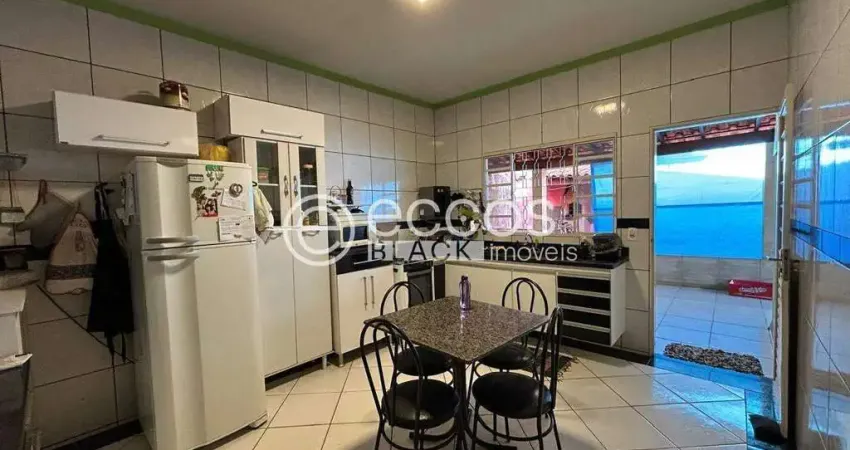 Casa à venda, 3 quartos, 1 suíte, 2 vagas, jardim das palmeiras - uberlândia/mg