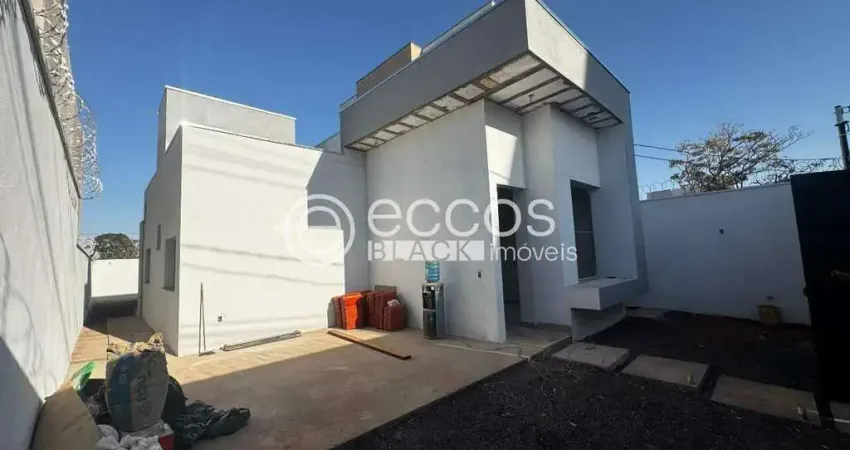 Casa com 2 quartos à venda na Rua Baltazar Gonçalves, 78, Novo Mundo, Uberlândia