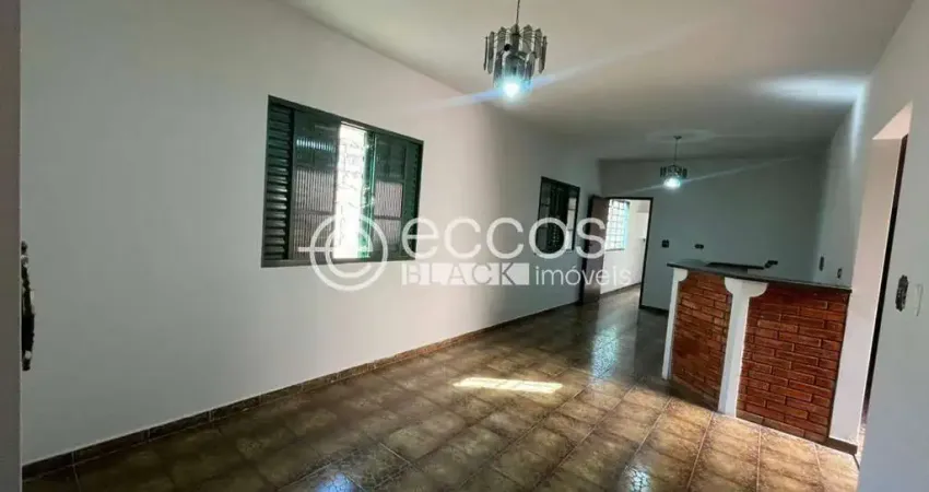 Casa com 3 quartos à venda na Rua Arlindo Teixeira, 668, Martins, Uberlândia