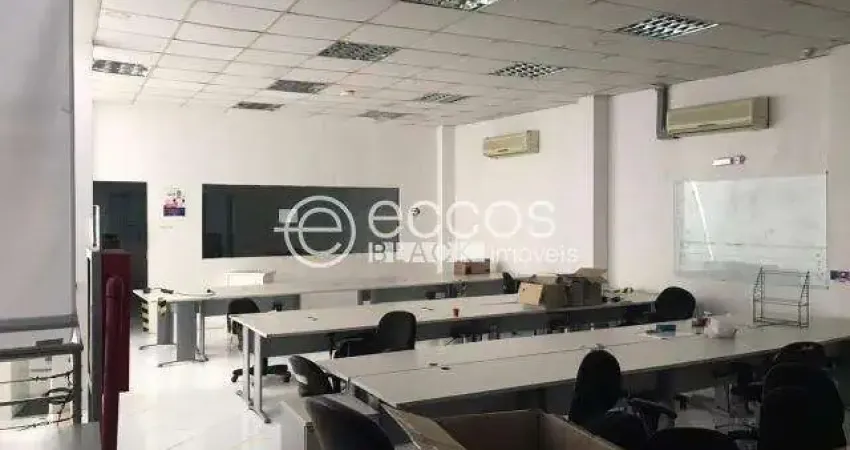 Casa comercial para alugar na Rua Machado de Assis, 956, Centro, Uberlândia