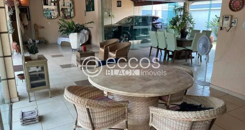 Casa em condomínio à venda, 5 quartos, 3 suítes, 6 vagas, residencial mário de almeida franco - uberaba/mg