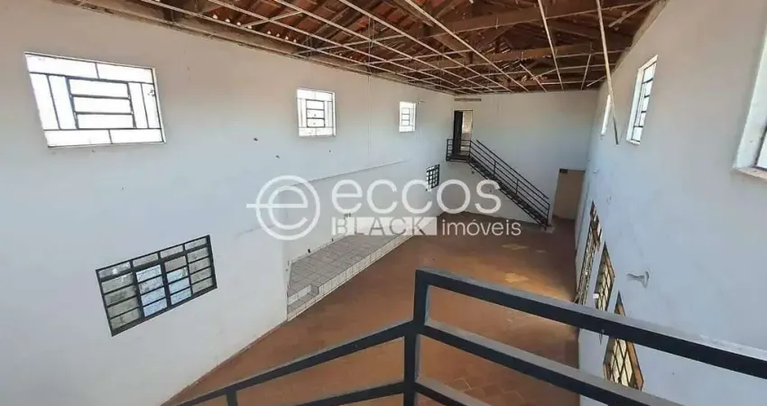 Casa para aluguel, 4 quartos, 2 vagas, segismundo pereira - uberlândia/mg