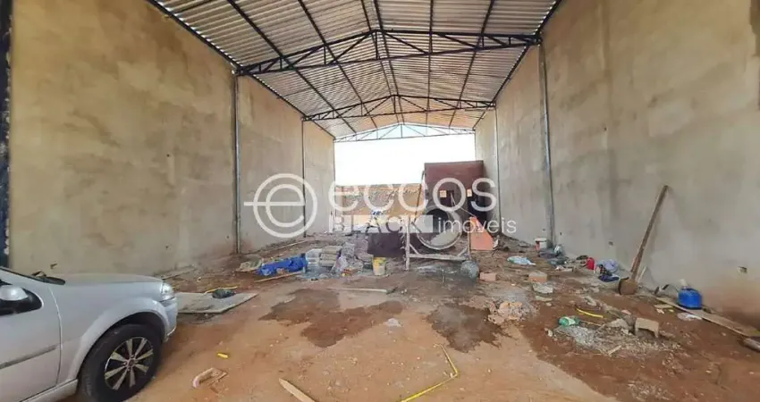 Casa comercial à venda na Rua São Januário, 976, Tubalina, Uberlândia