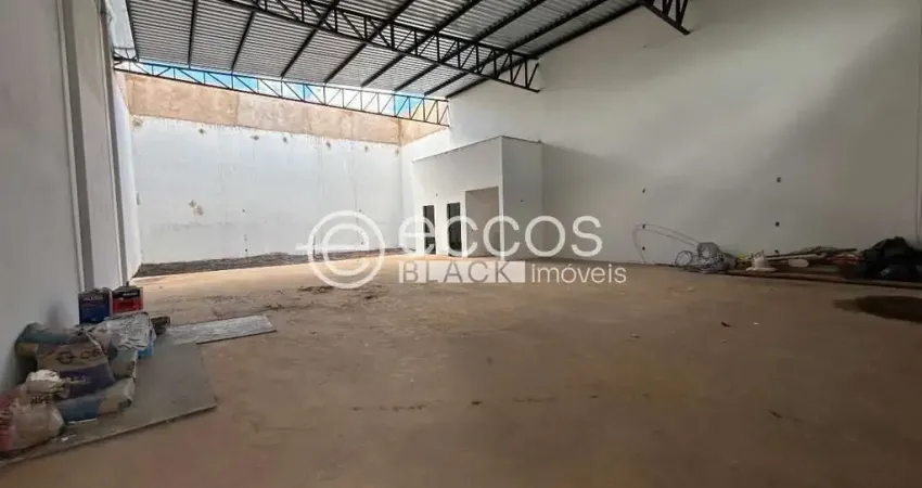 Barracão à venda, 1 quarto, 3 vagas, alto umuarama - uberlândia/mg