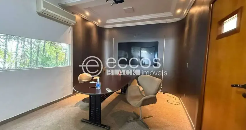 Casa comercial para alugar na Avenida Afonso Pena, 4538, Umuarama, Uberlândia