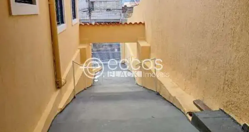 Casa à venda, 5 quartos, 2 suítes, 5 vagas, centro - uberaba/mg