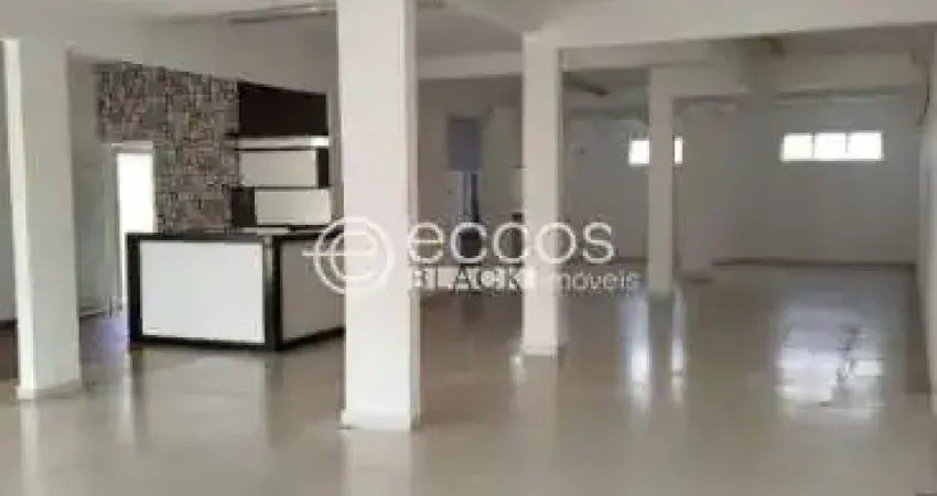 Casa comercial para alugar na Avenida João Naves de Ávila, 4438, Carajás, Uberlândia