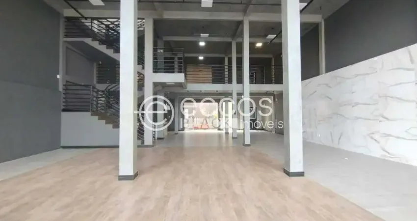 Casa comercial para alugar na Avenida Fernando Vilela, 1013, Martins, Uberlândia