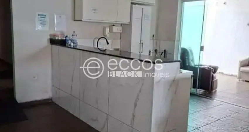 Imóvel comercial para aluguel, 8 quartos, 2 suítes, 5 vagas, osvaldo rezende - uberlândia/mg