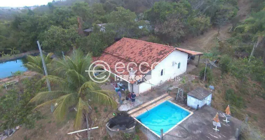 Chácara à venda, 3 quartos, 1 suíte, capim branco - uberlândia/mg