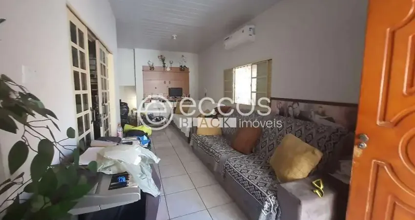 Casa à venda, 3 quartos, 1 suíte, 6 vagas, tabajaras - uberlândia/mg