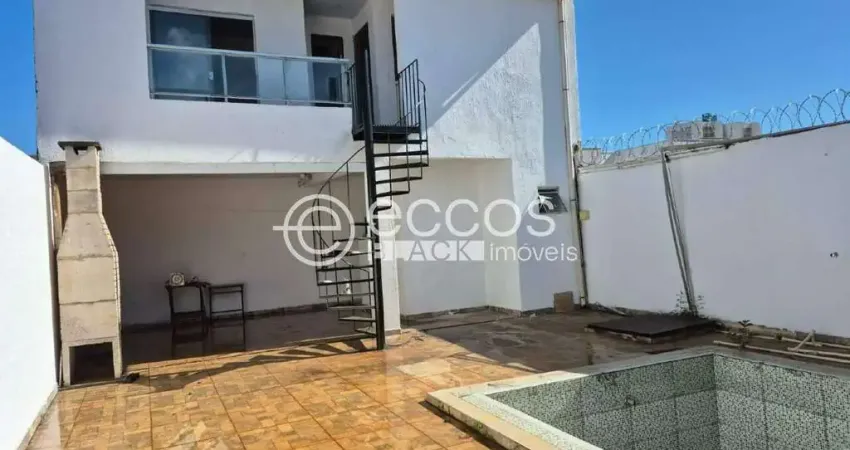 Casa com 4 quartos à venda na Rua Catuaba, 392, Panorama, Uberlândia