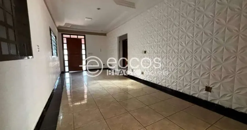 Casa à venda, 4 quartos, 1 suíte, 2 vagas, planalto - uberlândia/mg