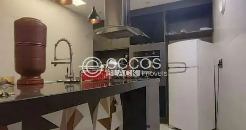 Casa à venda, 3 quartos, 1 suíte, 4 vagas, santiago - araguari/mg