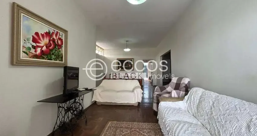 Casa à venda, 3 quartos, 1 suíte, 3 vagas, tabajaras - uberlândia/mg