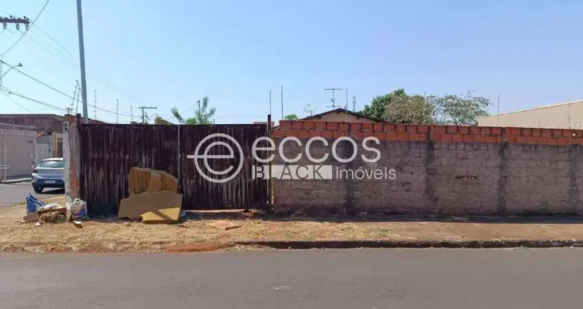 Terreno à venda na Rua Tulipas, 66, Lourdes, Uberaba