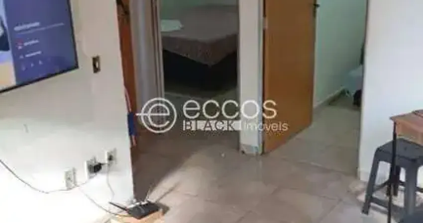 Casa com 2 quartos à venda na Rua Elza Louzada Sabino de Freitas, 112, Jardim Marajó, Uberaba