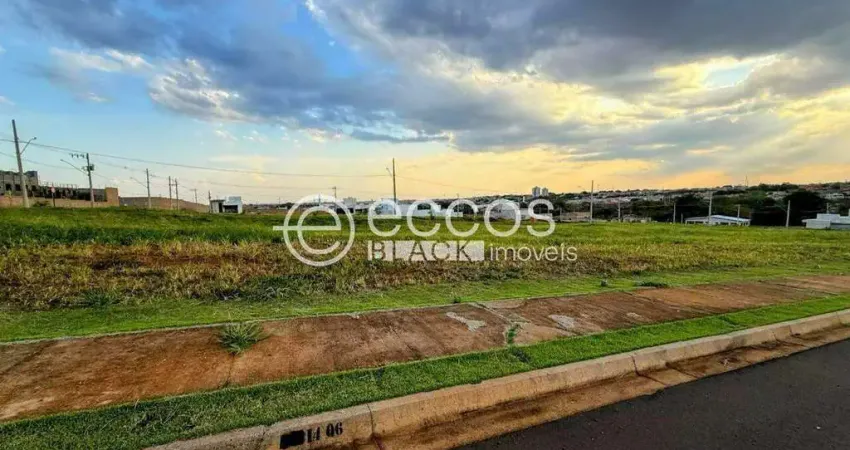 Terreno à venda na Avenida Laerte de Oliveira, 1190, Paraíso, Uberaba
