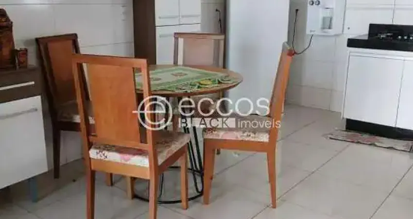 Casa à venda, 3 quartos, 1 suíte, 3 vagas, goiás - araguari/mg