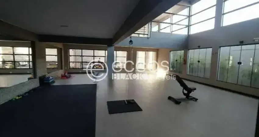 Casa comercial para alugar na Avenida Amazonas, 244, Brasil, Uberlândia