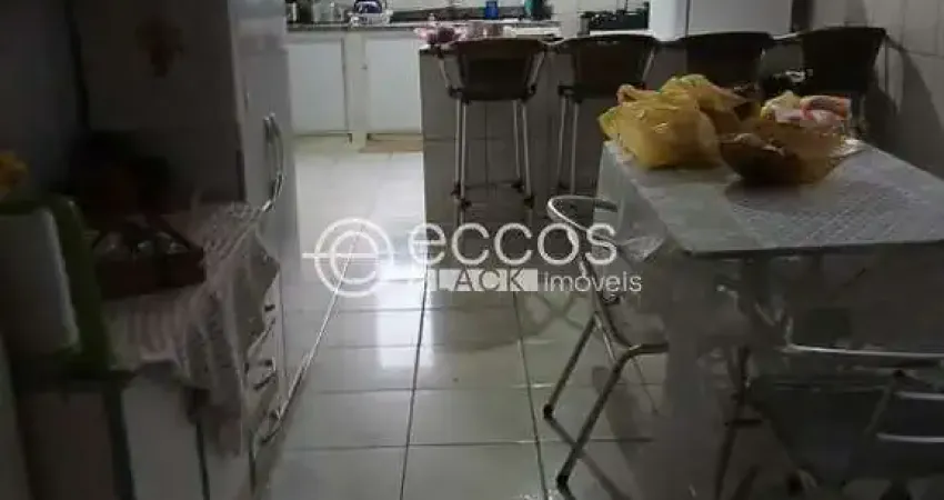 Casa à venda, 3 quartos, 1 suíte, 2 vagas, miranda - araguari/mg