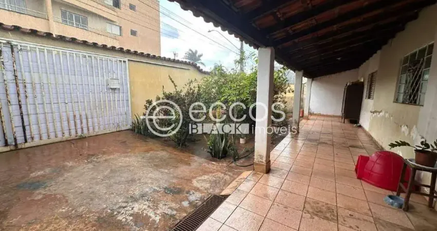 Casa com 2 quartos à venda na Rua Tomé de Souza, 859, Tubalina, Uberlândia