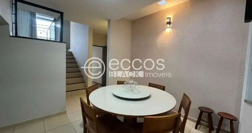Casa à venda, 3 quartos, 1 suíte, 2 vagas, Centro - Uberlândia/MG