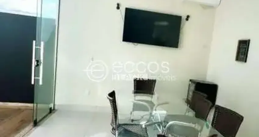 Casa à venda, 3 quartos, 2 suítes, 2 vagas, grand ville - uberlândia/mg