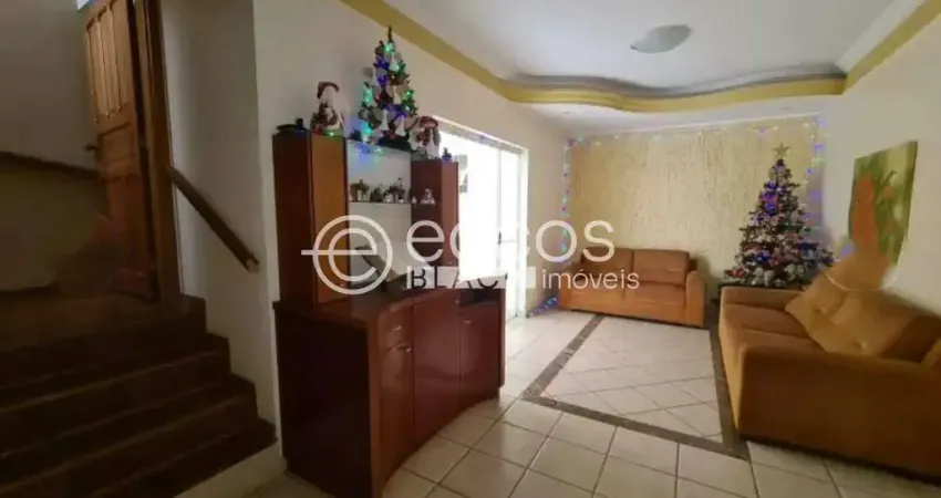 Casa à venda, 4 quartos, 2 suítes, 4 vagas, martins - uberlândia/mg