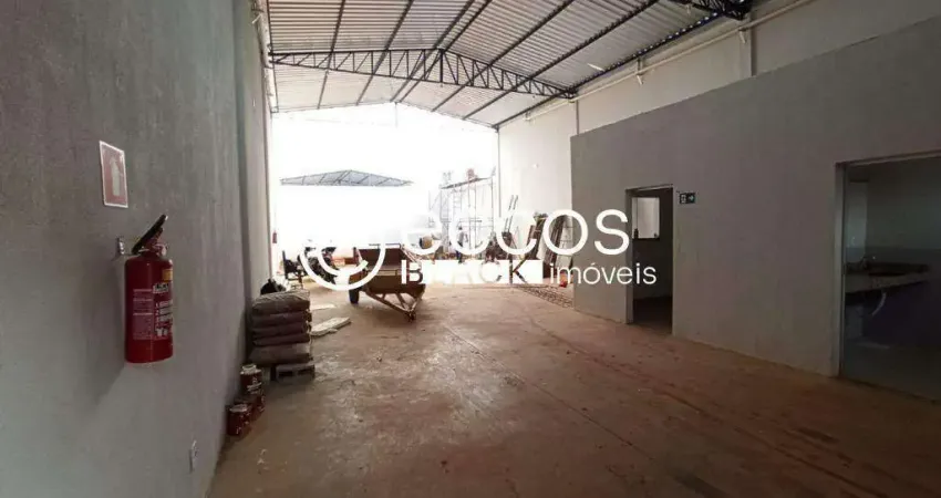 Barracão / Galpão / Depósito para alugar na Rua Edson Gonçalves, 1035, Santa Mônica, Uberlândia