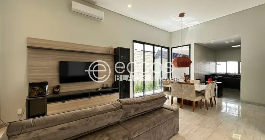 Casa em condomínio à venda, 3 quartos, 1 suíte, 2 vagas, estância dos ipês - uberaba/mg