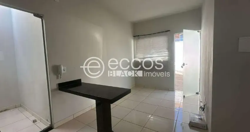 Kitnet / Stúdio para alugar na Rua Paulo Muller, 333, Bosque, Araguari